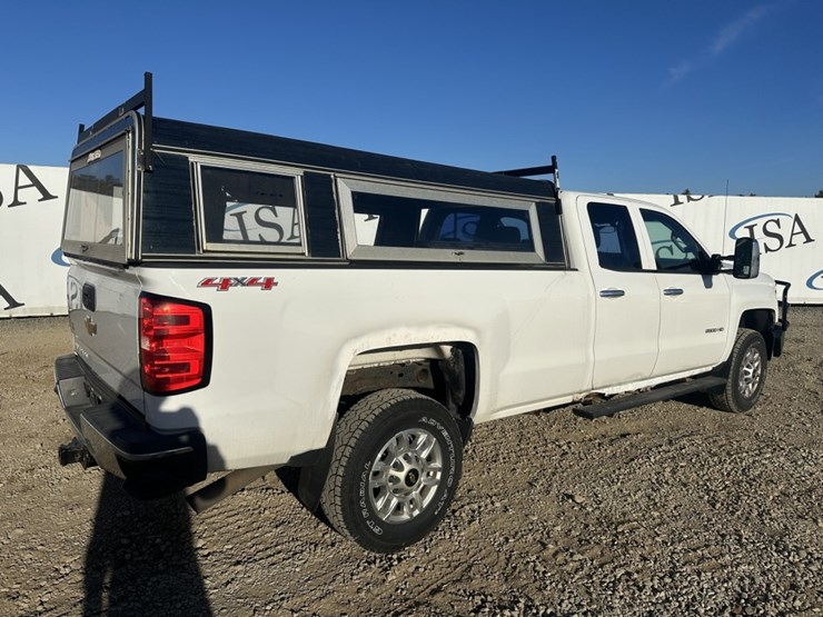 2015-chevrolet-silverado-2500hd-image-5