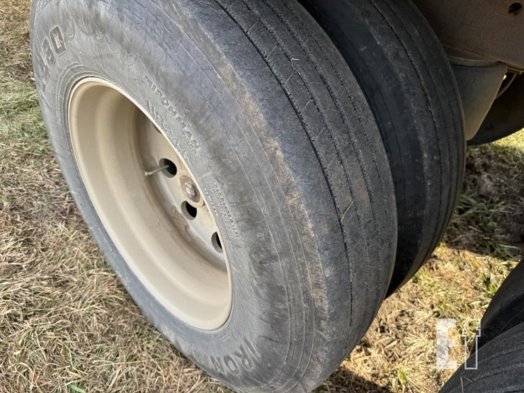 2014-wilson-grain-trailer-image-18