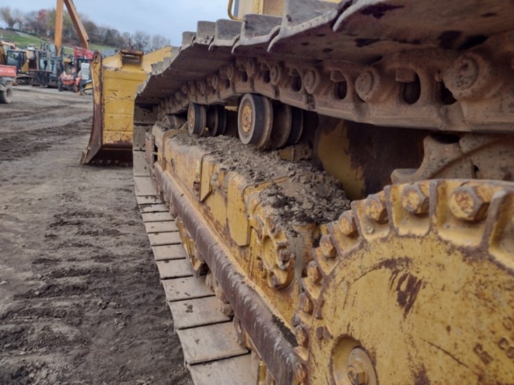 caterpillar-14-image-42