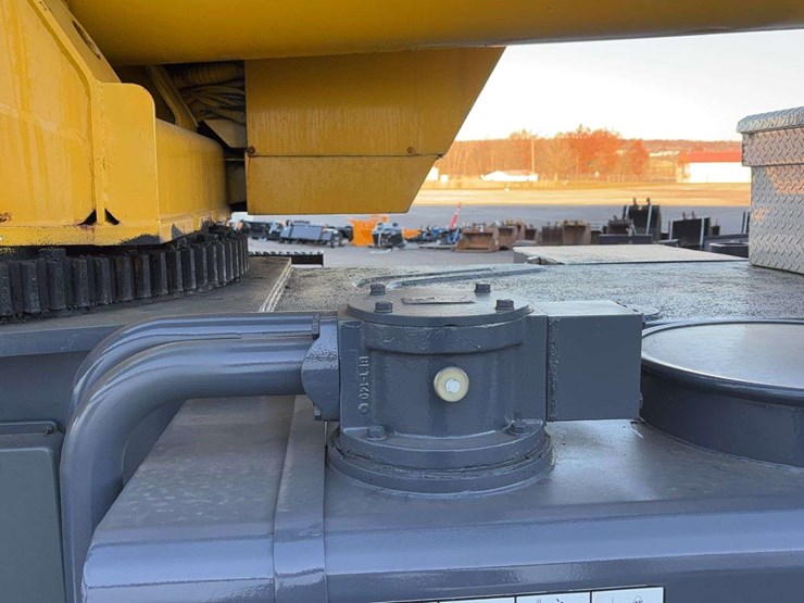 1993-grove-tms700b-image-26