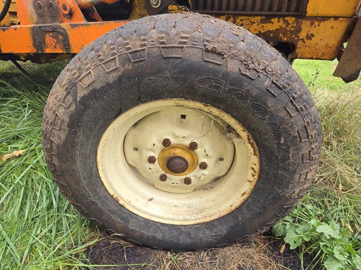 john-deere-300-image-46