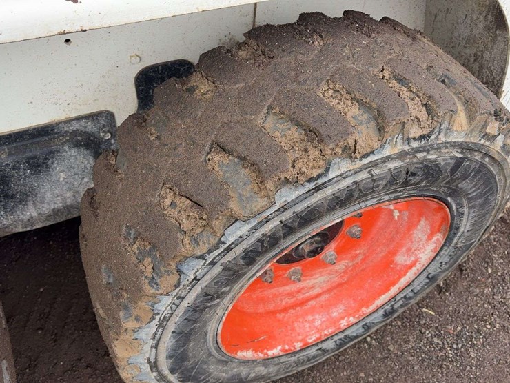 2007-bobcat-s130-image-5