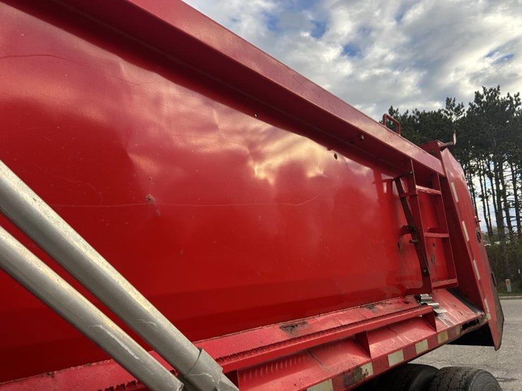 #1673-•-2002-international-workstar-tri-axle-dump-truck-image-14