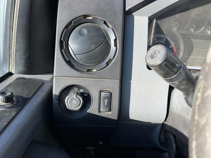 2014-ford-f450-sd-image-28