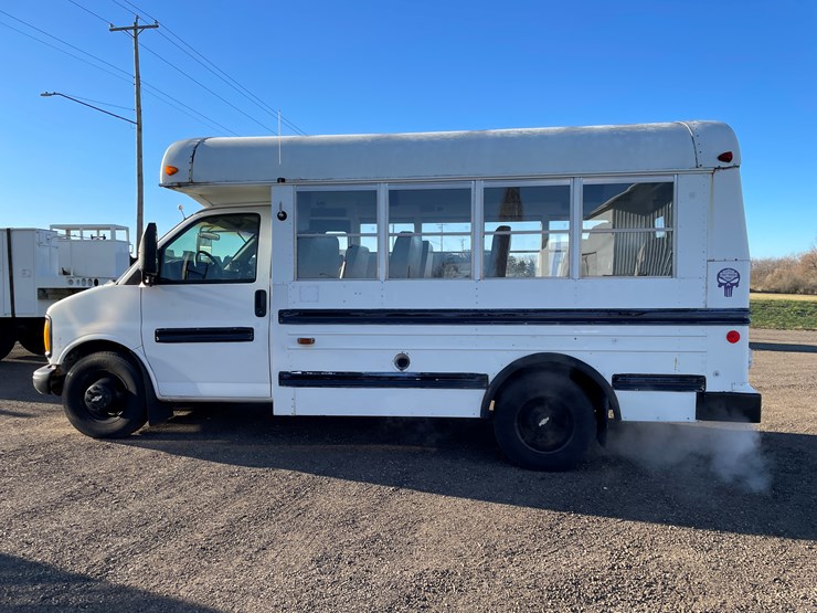 #1071-•-1999-chevy-short-bus-(has-wi-title)-image-8