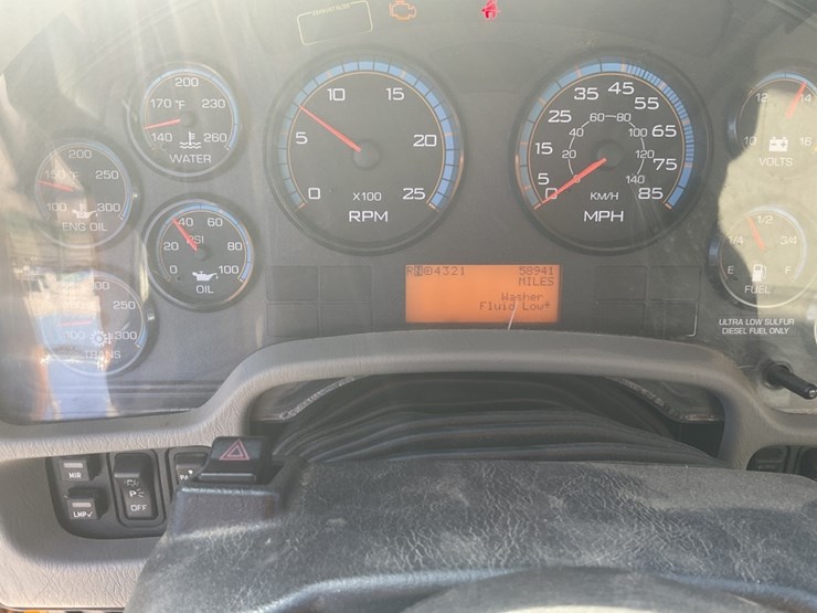 international-workstar-7600-image-9