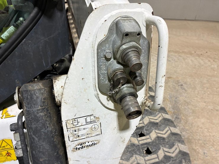 2023-bobcat-t770-image-11