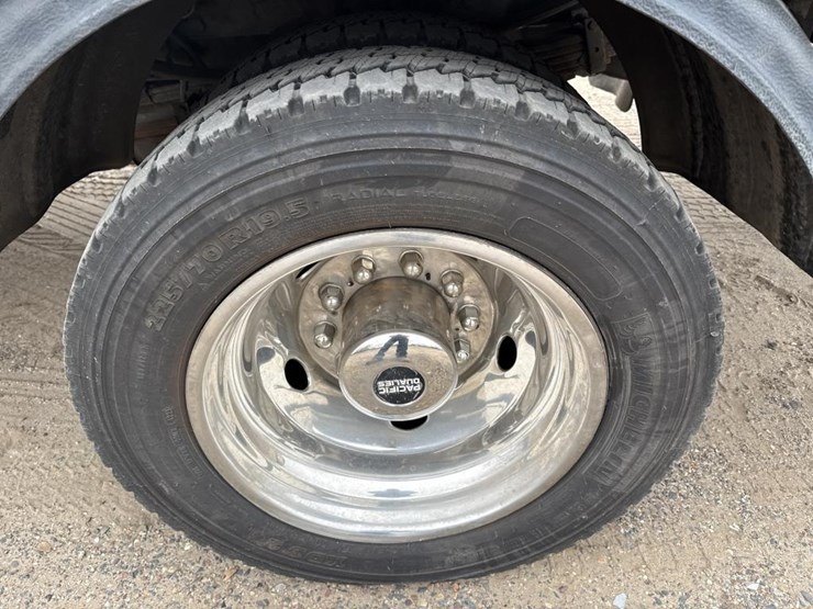 ford-f550-xlt-image-47