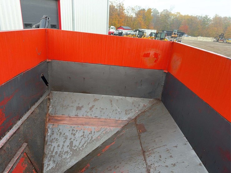 unverferth-mccurdy-gravity-wagon-image-10