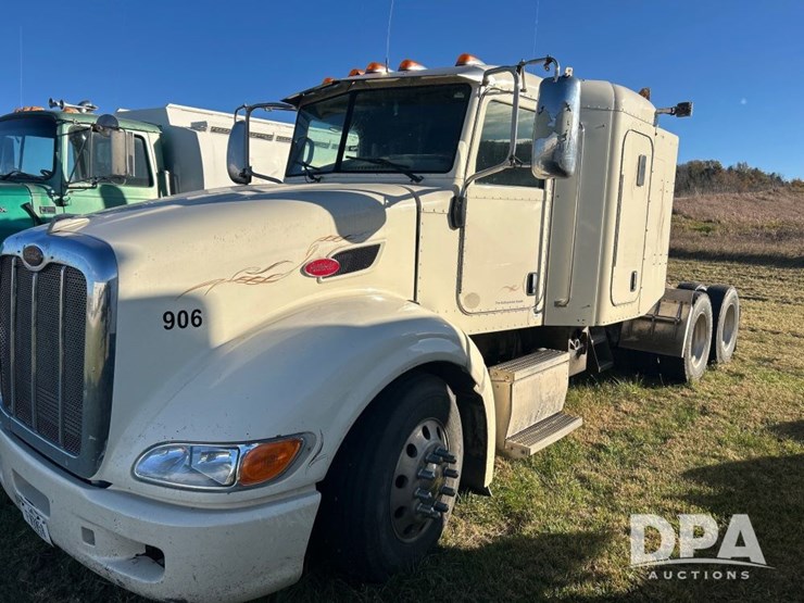 2010-peterbilt-386-image-4