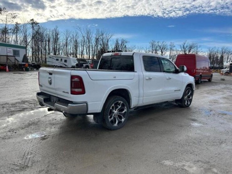 2020-ram-1500-laramie-longhorn-image-4