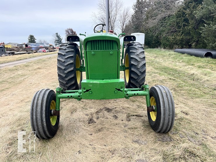 john-deere-3020-image-26