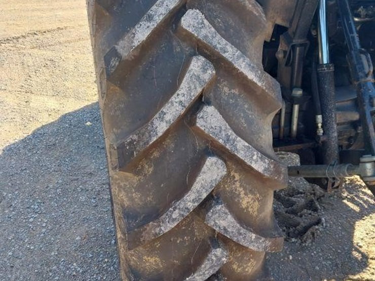 2003-new-holland-ts110-image-13