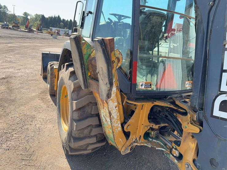 2011-deere-310j-image-18