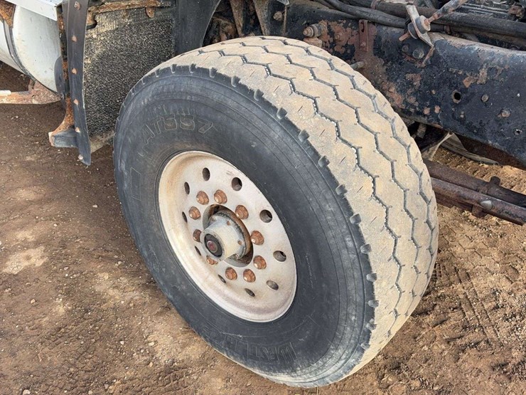 1999-mack-cl713-image-18