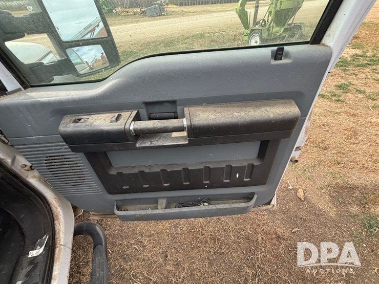 2011-ford-f550-image-50