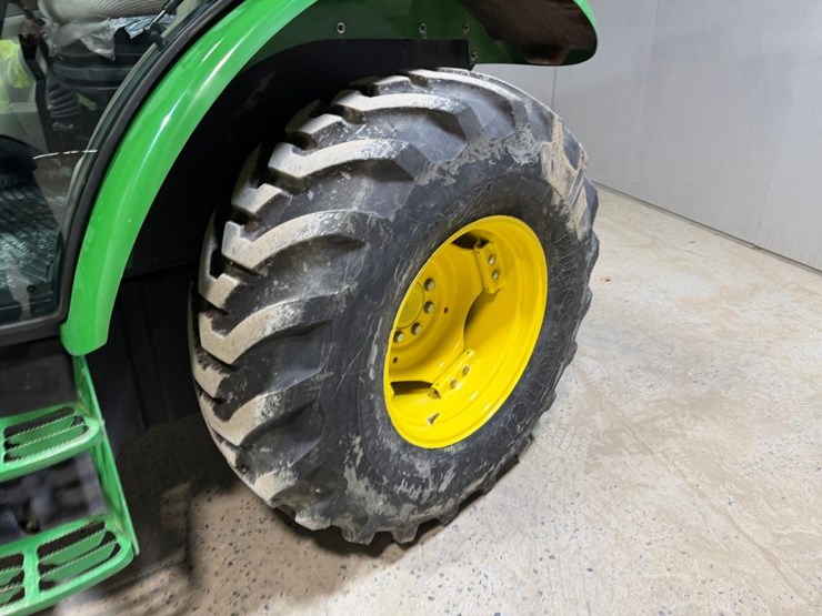 john-deere-5.5-image-10