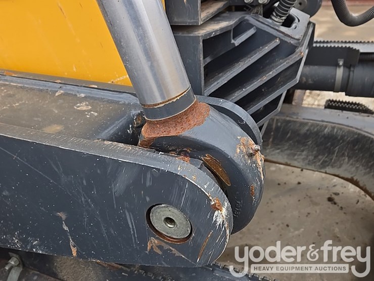 2019-deere-850l-lgp-image-63
