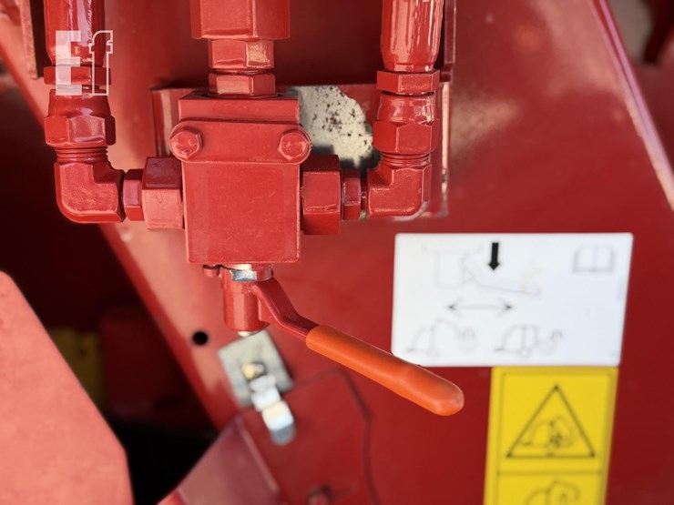 new-holland-roll-belt-560-image-17