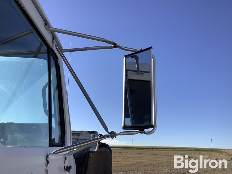 international-8100-image-10