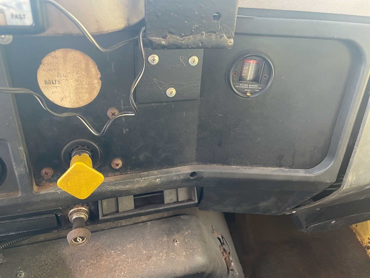 international-4900-image-95