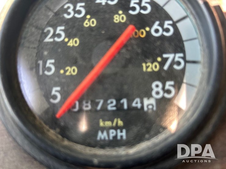 1996-freightliner-fld120-image-65