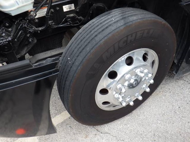 2021-freightliner-cascadia-126-image-28