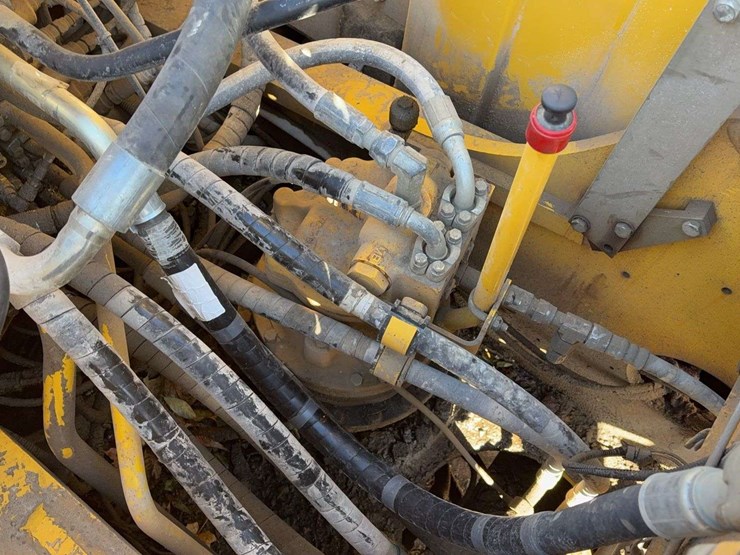 komatsu-pc210-lc-10-image-41