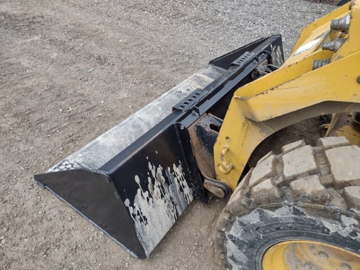 caterpillar-246d-image-18