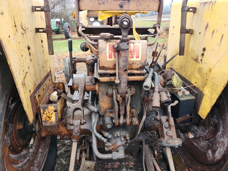 1965-mm-m670-lp-tractor-image-7