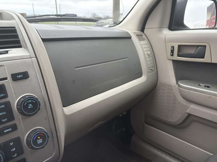 2009-ford-escape-hybrid-image-23