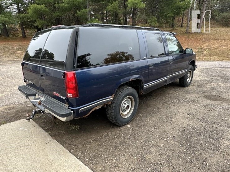 1995-gmc-suburban-image-3