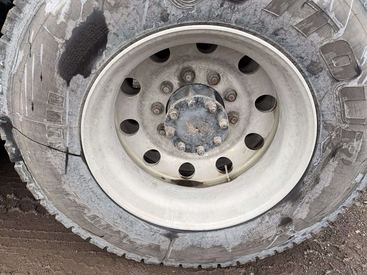 2010-kenworth-t800-image-5