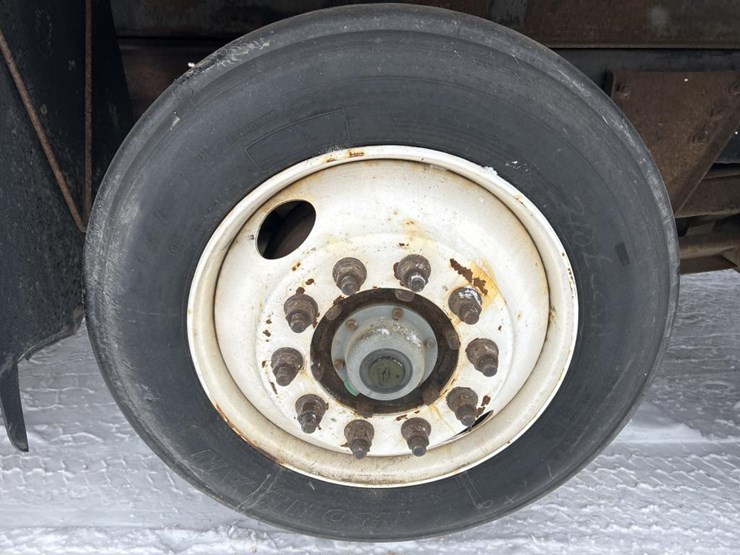 #1042-•-2000-volvo-quad-axle-dump-truck-image-77