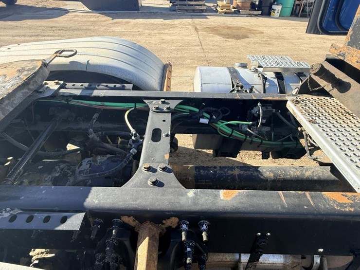 2017-international-prostar-image-30