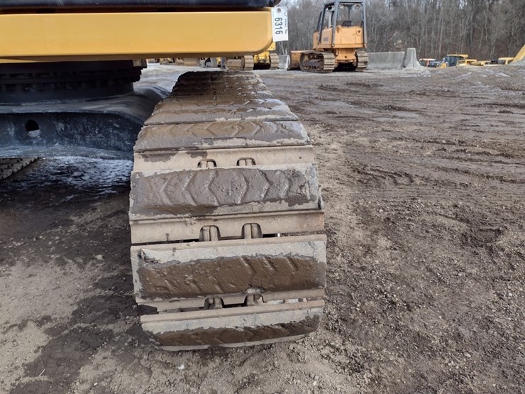 caterpillar-315-gc-image-39