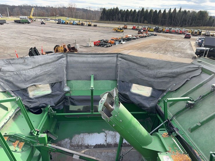 2013-john-deere-s670-image-37