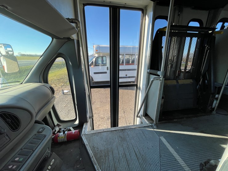 2001-ford-transit-image-20