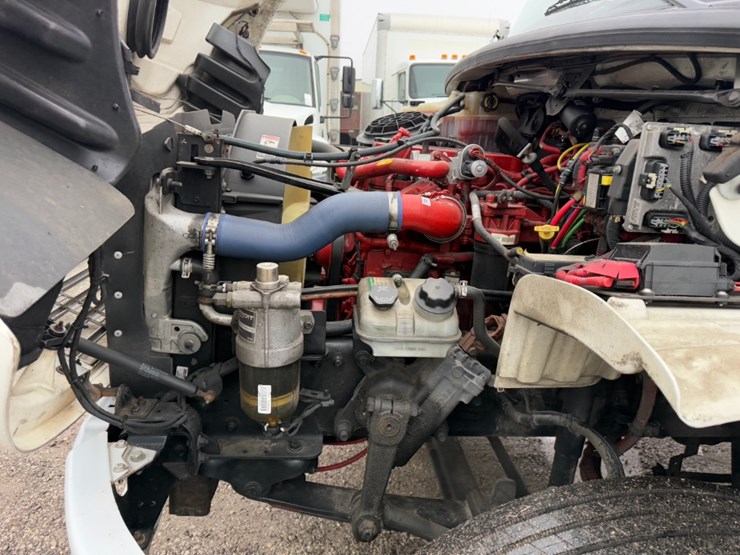 freightliner-m2-106-image-14