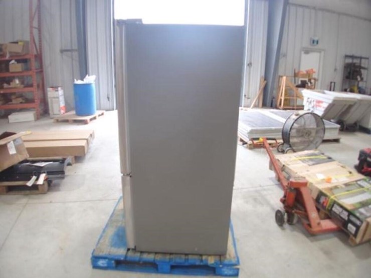 lg-33-in.-fridge-image-5