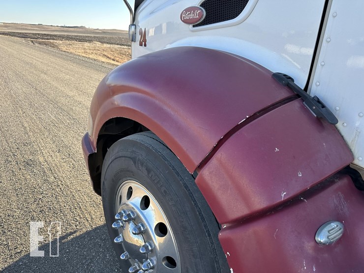 2014-peterbilt-386-image-22