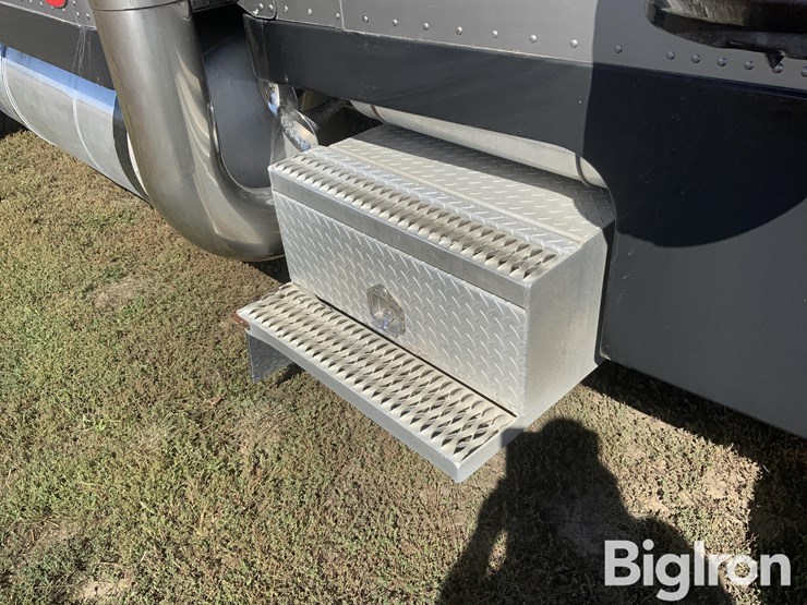 1995-peterbilt-379-image-17