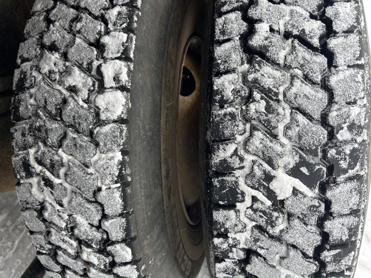 #1042-•-2000-volvo-quad-axle-dump-truck-image-68