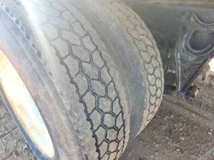 international-8100-image-66