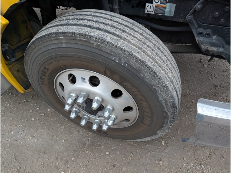 2020-kenworth-t880-image-16