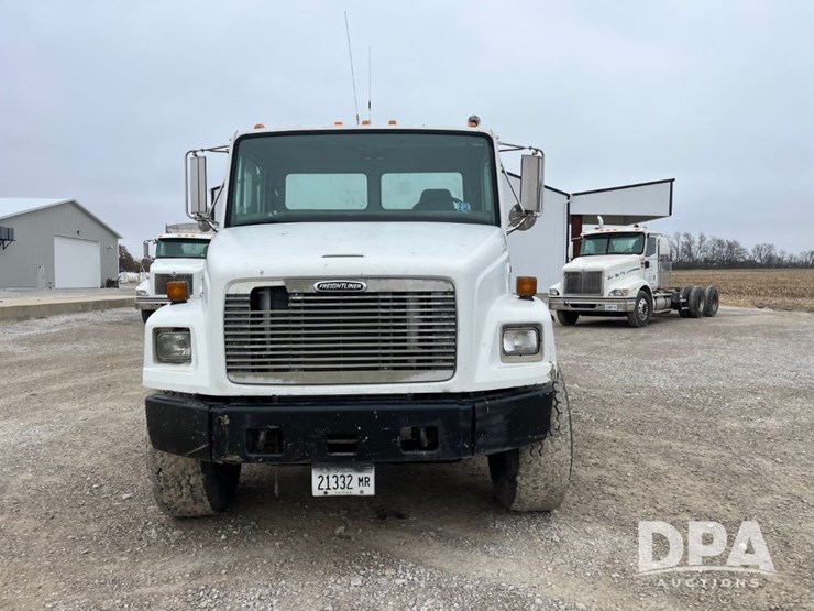 freightliner-fl80-image-2