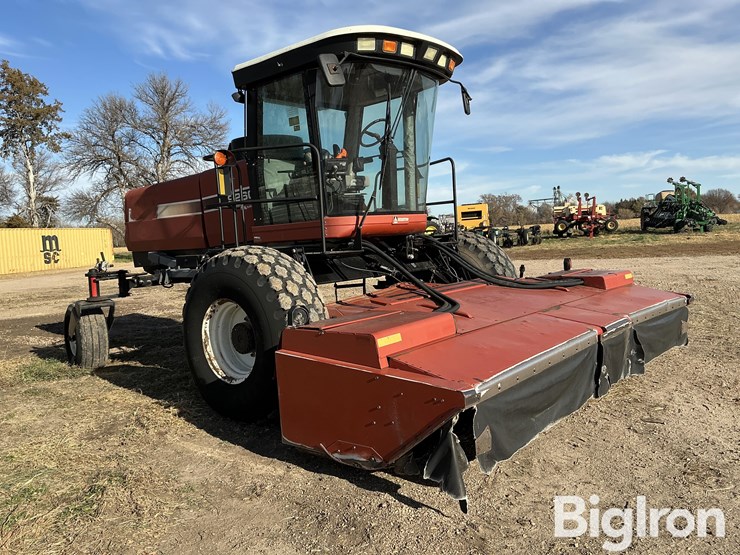 hesston-9260-image-3