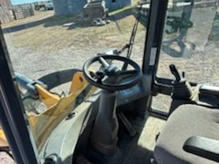 deere-304j-image-11