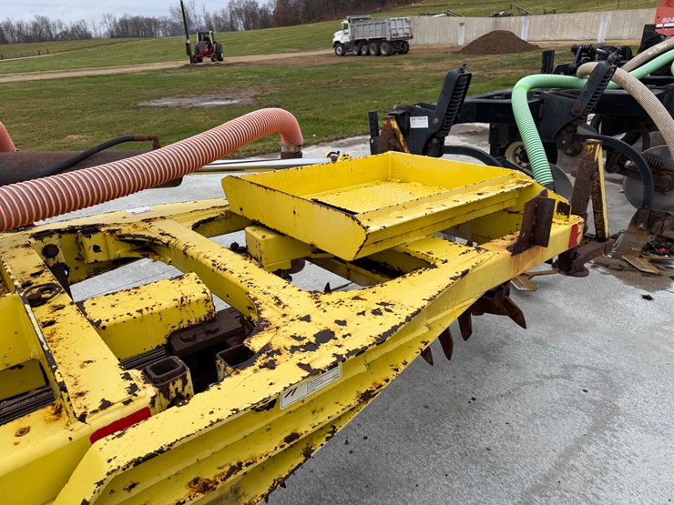 #1152-•-25'-aerway-with-fold-up-wings-(north-freedom,-wi)-image-12