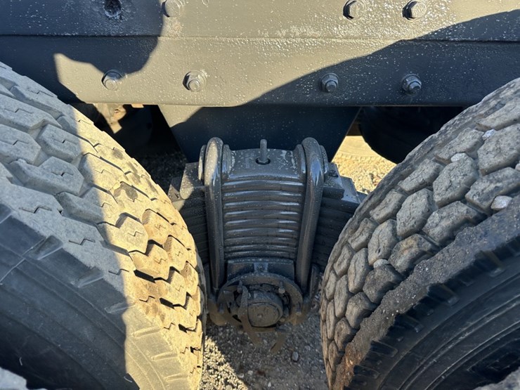 1996-mack-rd688s-image-36